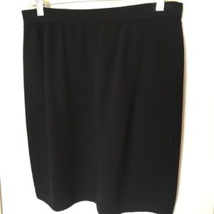 St John Elastic Waist Black Skirt Sz 8